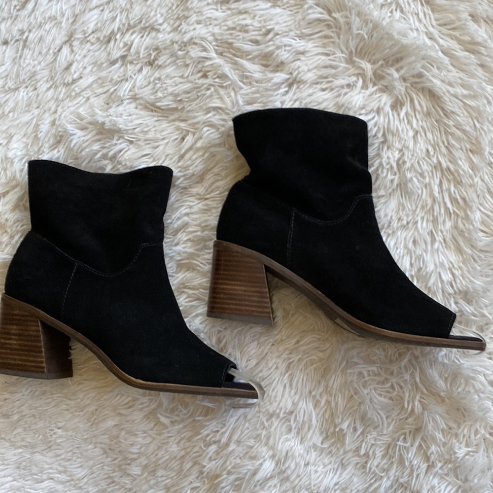 Lucky Brand black peep toe ankle booties, Size 9M